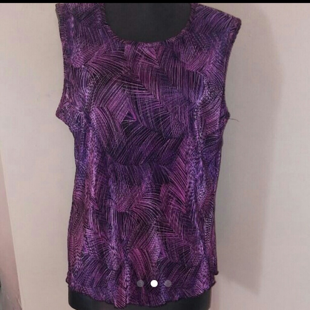 Woman's 2 piece cardigan/shirt set - Picture 2 of 3